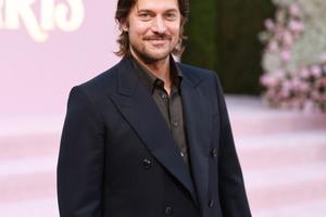 Bang Showbiz / Lucas Bravo has joined Emma Roberts in A Murder Uncorked