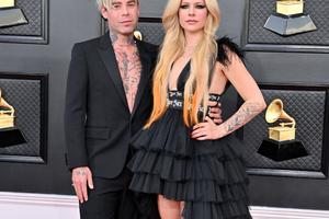 Bang Showbiz / Mod Sun and Avril Lavigne ended their brief engagement in February 2023