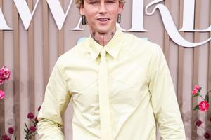 Bang Showbiz / Machine Gun Kelly has compared his intimate skills to those of a Formula 1 driver.
