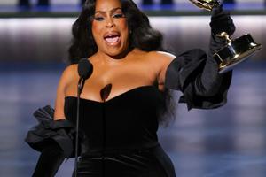 Bang Showbiz / Niecy Nash-Bett reveals All's Fair cast have a raunchy group chat