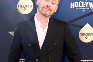 Bang Showbiz / Macaulay Culkin has no plans to reconcile with dad Kit