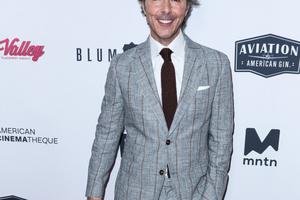 Bang Showbiz / Shawn Levy is directing a new Star Wars movie