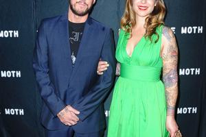 Bang Showbiz / Scott Shriner and his wife Jillian Lauren-Shriner are heading for a divorce