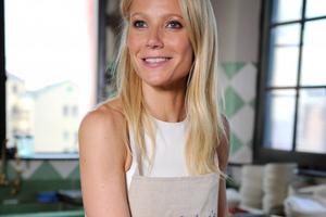 Bang Showbiz / Gwyneth Paltrow loves to cook at Christmas but her husband hates the holidays