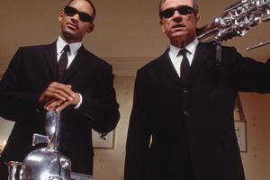 Bang Showbiz / Will Smith and Tommy Lee Jones in Men in Black II