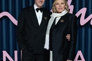Bang Showbiz / Kim Cattrall has married her partner Russell Thomas in London
