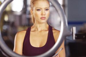 Bang Showbiz / Jessica Alba as Sue Storm in 2005' s Fantastic Four.