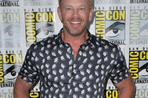 Bang Showbiz / Ian Ziering's daughters are yet to watch Beverly Hills, 90210