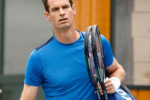 Bang Showbiz / Sir Andy Murray embarrasses his daughter.