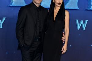 Bang Showbiz / Sam Worthington's wife Lara left shocked by Avatar Fire and Ash's Golden Globe nod