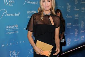 Bang Showbiz / Tea Leoni's husband fell for her just minutes after they met
