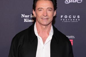 Bang Showbiz / Hugh Jackman wet himself on stage.