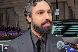 Bang Showbiz / Kunal Nayyar uses his wealth to help others