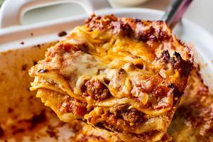 This simple beef and cheese lasagna is a weeknight favorite. (Alex Lepe/TCA)