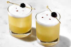 It’s such an easy cocktail to make at home, and perfect for entertaining guests. (Alex Lepe /TCA)