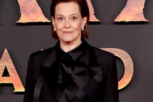 Bang Showbiz / Sigourney Weaver has addressed concerns about her kissing scene.