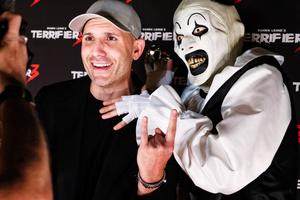 Bang Showbiz / Damien Leone with Terrifier character Art the Clown.
