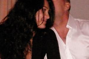 Bang Showbiz / Emma Heming Willis shared a sweet throwback photo with Bruce Willis