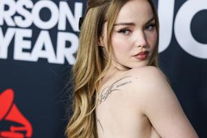 Bang Showbiz / Dove Cameron is engaged