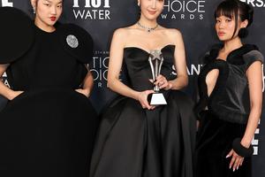 Bang Showbiz / KPop Demon Hunters' Golden start to 2026 with double win at Critics Choice Awards