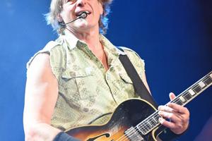 Bang Showbiz / Ted Nugent blasts Eminem and Jack White as 'total idiots' and hits out at Green Day