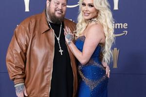 Bang Showbiz / Bunnie Xo and Jelly Roll are determined to 'bring smiles to anybody's faces'