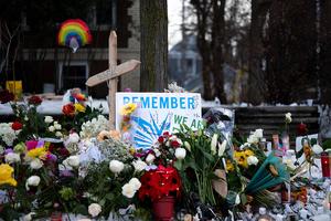 MINNEAPOLIS, MINNESOTA - JANUARY 08: A memorial for Renee Nicole Good stands near the site of her shooting on January 08, 2026 in Minneapolis, Minnesota. According to federal officials, an ICE agent shot and killed Good during a confrontation yesterday in south Minneapolis.(Photo by Stephen Maturen/Getty Images)