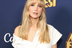 Bang Showbiz / Jennifer Lawrence sees herself as a stay-at-home mom