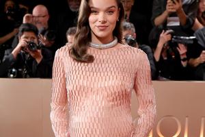 Bang Showbiz / Hailee Steinfeld was watching her NFL star husband Josh Allen play for the Buffalo Bills before last week's Golden Globes