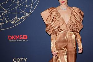 Bang Showbiz / Jaime King has split from her husband Austin Sosa.