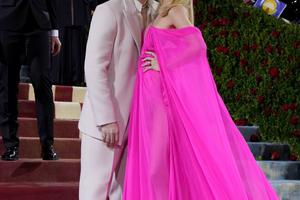 Bang Showbiz / Brooklyn Beckham and wife Nicola are estranged from his parents