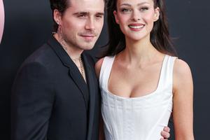 Bang Showbiz / Brooklyn Beckham and Nicola Peltz celebrated the full moon.