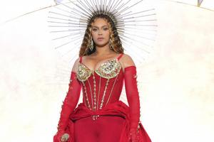 Bang Showbiz / Normani has heaped praise on Beyonce