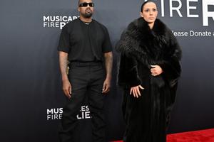 Bang Showbiz / Kanye West paid for Bianca Censori's treatment