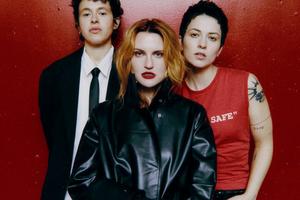 Bang Showbiz / MUNA will release Dancing On The Wall on May 8