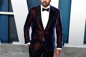 Bang Showbiz / Kal Penn reveals being up against white man in brownface for breakout role