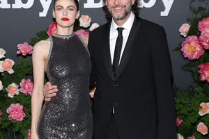 Bang Showbiz / Alexandra Daddario and Andrew Form split