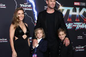 Bang Showbiz / Chris Hemsworth with his wife, Elsa Pataky, and twin sons, Sasha and Tristan