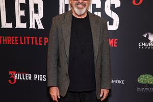 Bang Showbiz / Lizzie McGuire star Robert Carradine dead aged 71.