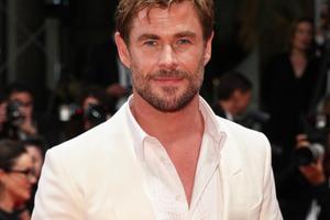 Bang Showbiz / Chris Hemsworth doesn't regret relocating