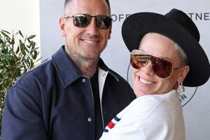 Bang Showbiz / Pink is said to have moved to New York and is said to be in the running to take over Kelly Clarkson's NBC talk show