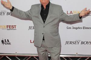 Bang Showbiz / Neil Sedaka has died.