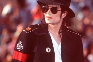 Bang Showbiz / Michael Jackson's estate sued over child sex trafficking claims
