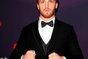 Bang Showbiz / Logan Paul has slammed Floyd Mayweather