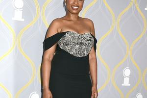 Bang Showbiz / Jennifer Hudson has a teenage son