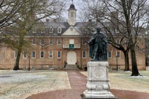 Alex Perry/The Virginian-Pilot/TNS