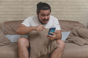 Around 17% of American adults – roughly 44 million people – reported losing sleep over politics in 2024. MDV Edwards/iStock via Getty Images Plus