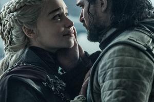 Bang Showbiz / Emilia Clarke and Kit Harington as Daenerys Targaryen and Jon Snow in Game of Thrones