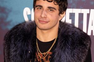 Bang Showbiz / Actor Jake Cannavale