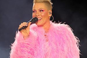 Bang Showbiz / Pink's Mexico City shows cancelled
